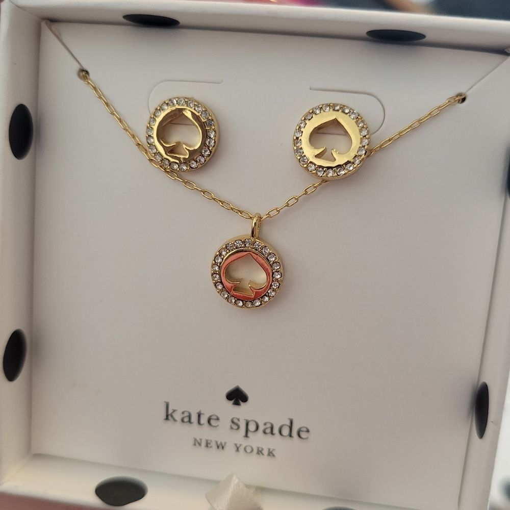 Spot The Spade Pendant And Studs Boxed Set